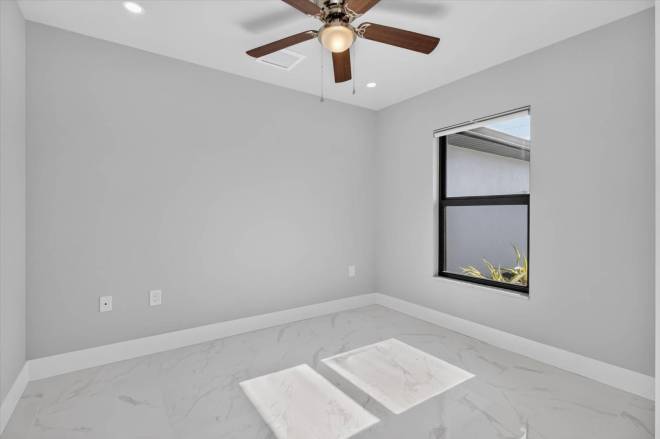 526 Wabasso S Ave, Lehigh Acres, FL 33974
