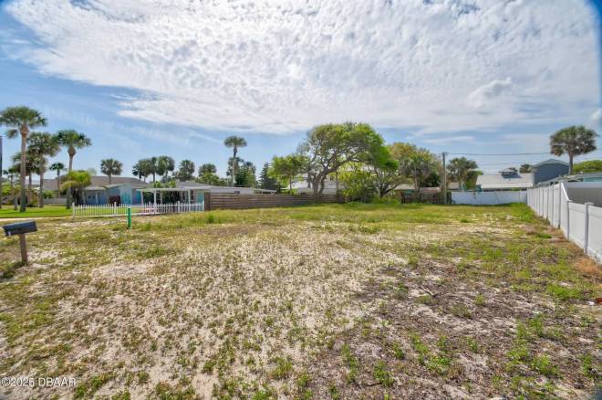 209 Normandy Ave, New Smyrna Beach, FL 32169