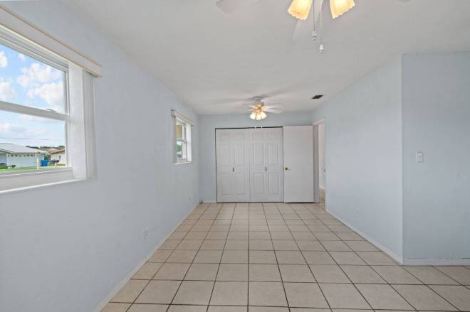 1630 Paradise Lane, Astor, FL 32102