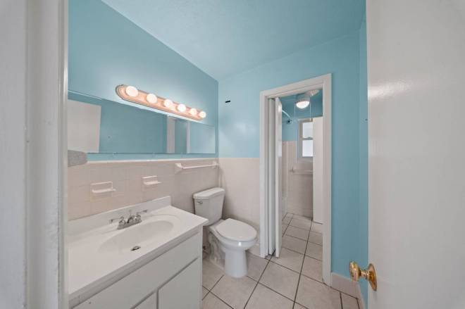 1630 Paradise Lane, Astor, FL 32102