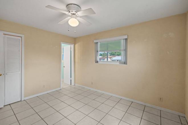 1630 Paradise Lane, Astor, FL 32102