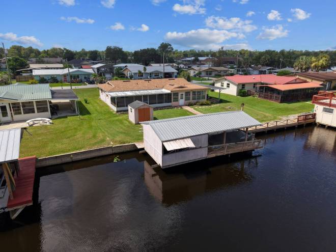 1630 Paradise Lane, Astor, FL 32102