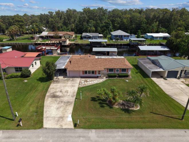 1630 Paradise Lane, Astor, FL 32102