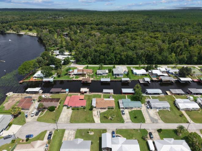1630 Paradise Lane, Astor, FL 32102