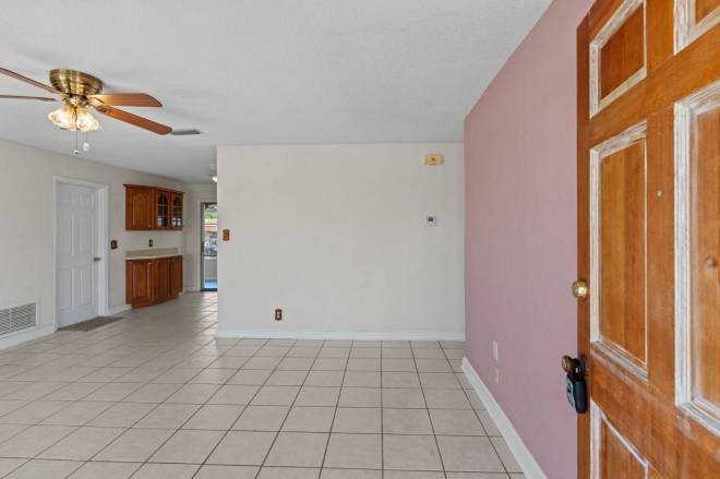 1630 Paradise Lane, Astor, FL 32102