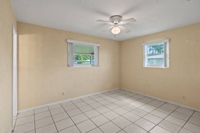 1630 Paradise Lane, Astor, FL 32102