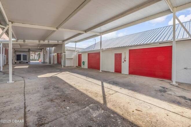 208 MAGNOLIA, New Smyrna Beach, FL 32168
