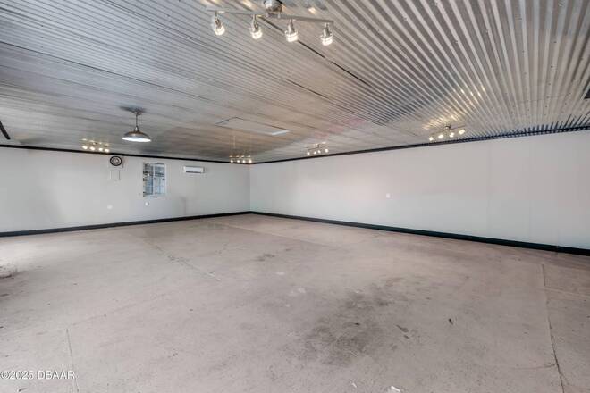 208 MAGNOLIA, New Smyrna Beach, FL 32168