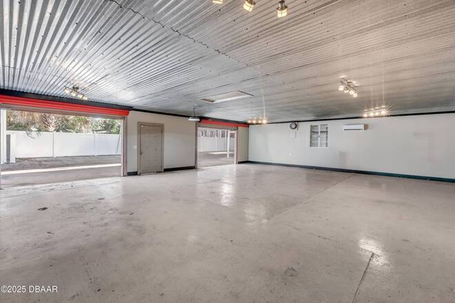 208 MAGNOLIA, New Smyrna Beach, FL 32168