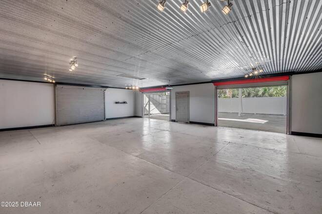 208 MAGNOLIA, New Smyrna Beach, FL 32168