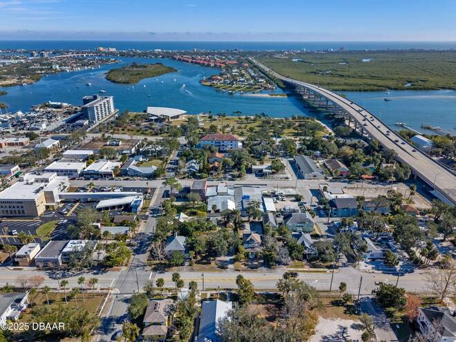 208 MAGNOLIA, New Smyrna Beach, FL 32168