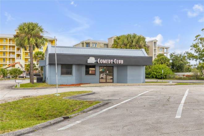109 N Cswy, New Smyrna Beach, FL 32169