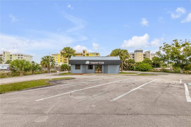 109 N Cswy, New Smyrna Beach, FL 32169