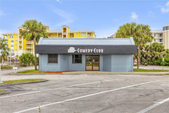 109 N Cswy, New Smyrna Beach, FL 32169