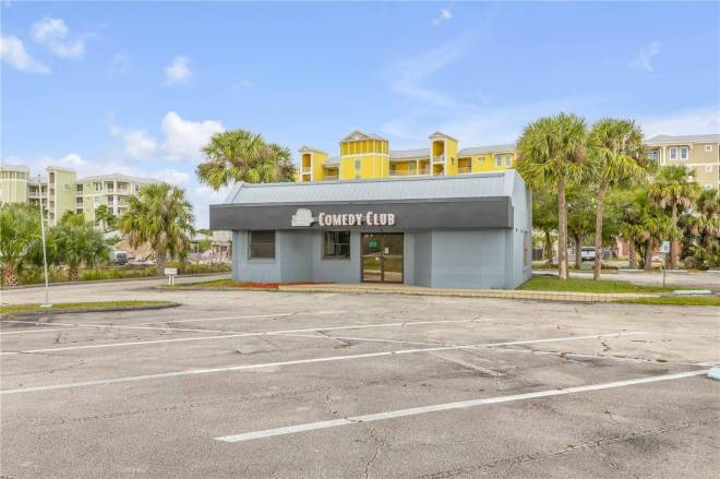 109 N Cswy, New Smyrna Beach, FL 32169