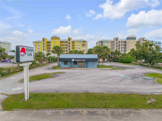 109 N Cswy, New Smyrna Beach, FL 32169