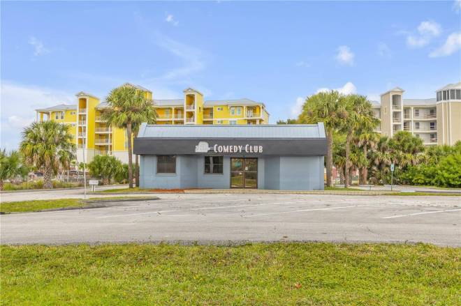 109 N Cswy, New Smyrna Beach, FL 32169