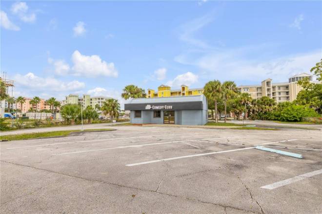 109 N Cswy, New Smyrna Beach, FL 32169