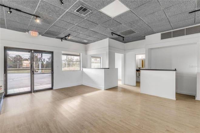 109 N Cswy, New Smyrna Beach, FL 32169