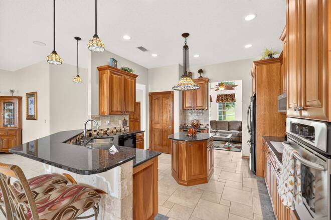1833 Shore Line Dr, Leesburg, FL 34748
