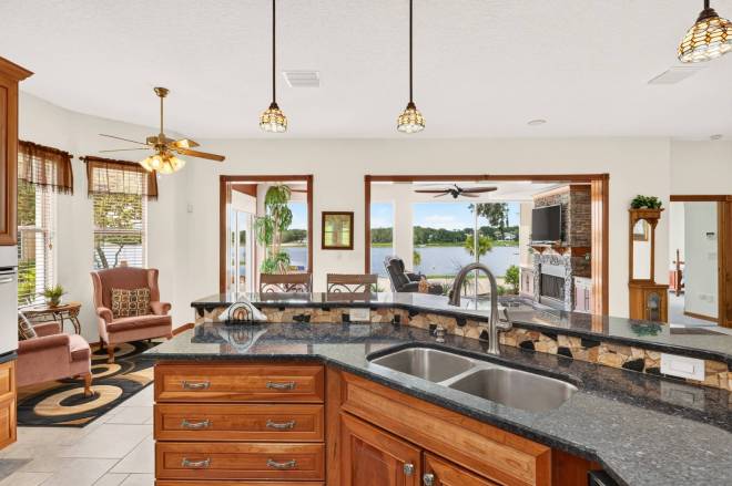 1833 Shore Line Dr, Leesburg, FL 34748