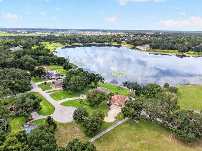 1833 Shore Line Dr, Leesburg, FL 34748