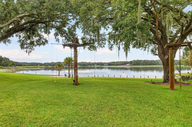 1833 Shore Line Dr, Leesburg, FL 34748
