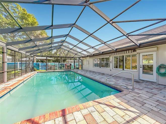 536 NW 9th Ave, Crystal River, FL 34428