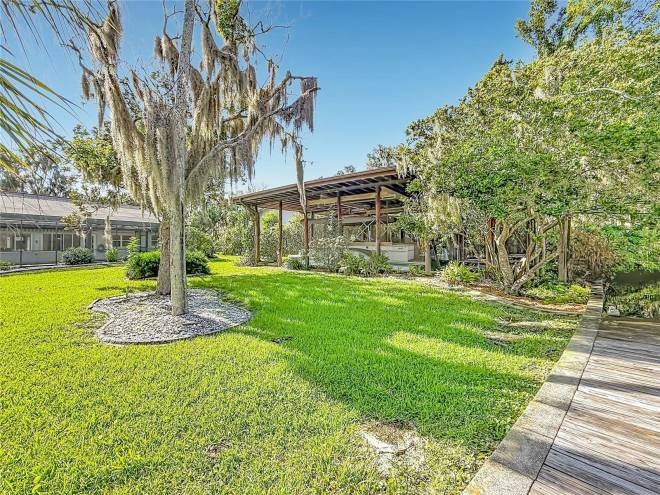 536 NW 9th Ave, Crystal River, FL 34428