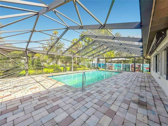 536 NW 9th Ave, Crystal River, FL 34428