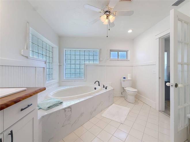 536 NW 9th Ave, Crystal River, FL 34428