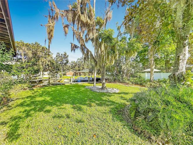 536 NW 9th Ave, Crystal River, FL 34428