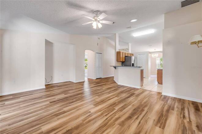 2226 Juniper Dr, Edgewater, FL 32141