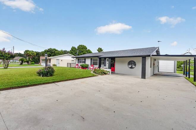28050 Lois Drive, Tavares, FL 32778