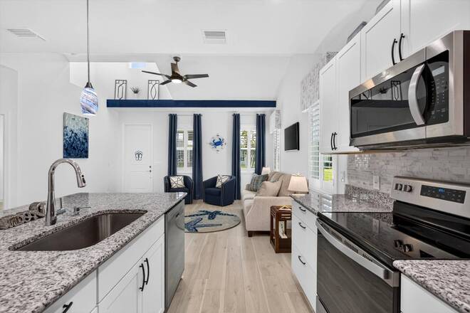 215 Hang Loose Way, Daytona Beach, FL 32124