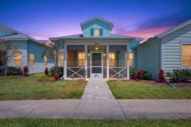 215 Hang Loose Way, Daytona Beach, FL 32124