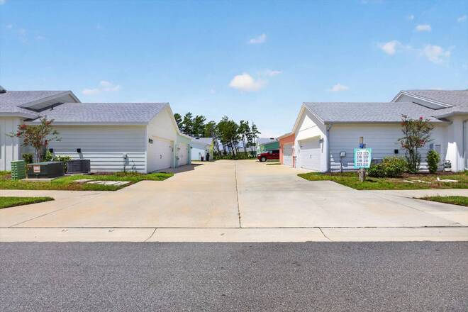 215 Hang Loose Way, Daytona Beach, FL 32124