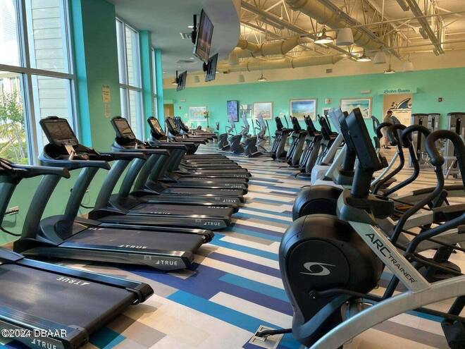 215 Hang Loose Way, Daytona Beach, FL 32124