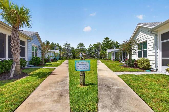 215 Hang Loose Way, Daytona Beach, FL 32124