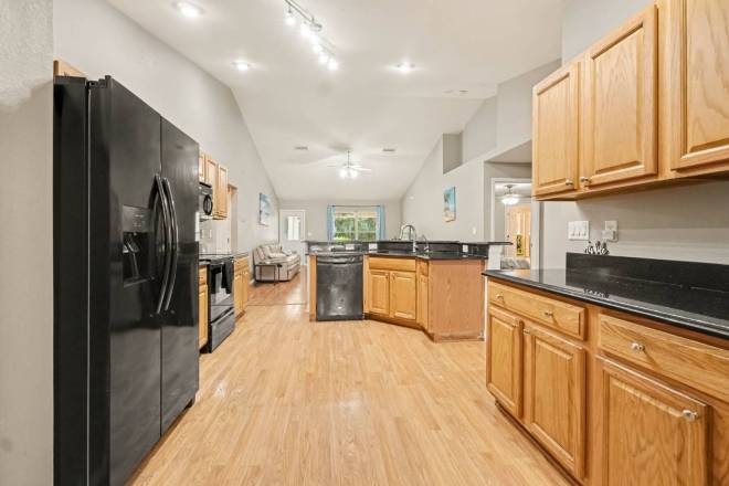 2004 NW 23rd Ter, Cape Coral, FL 33993