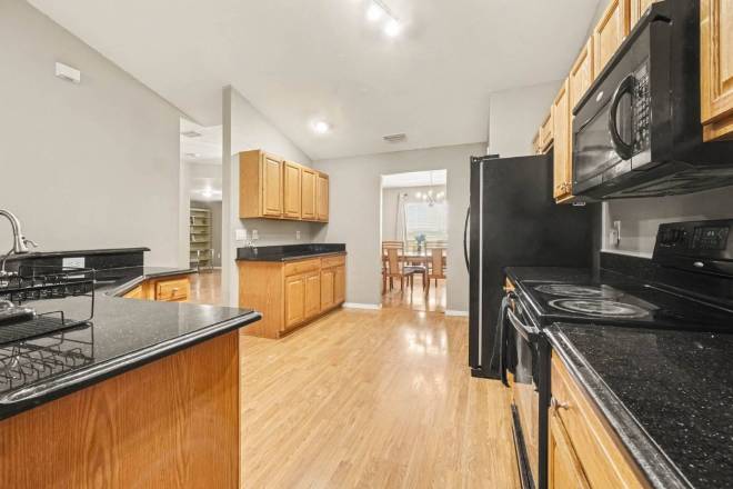 2004 NW 23rd Ter, Cape Coral, FL 33993