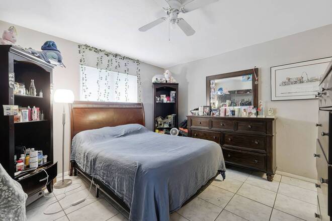 17434 / 17436 E Carnegie Cir, Fort Myers, FL 33967