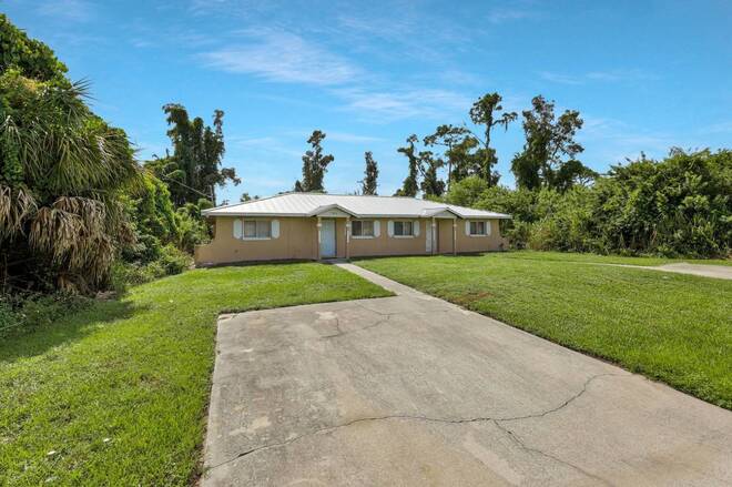 17434 / 17436 E Carnegie Cir, Fort Myers, FL 33967