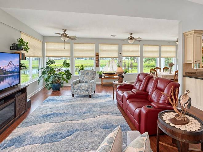 519 Twin Lakes Dr, Titusville, FL 32780