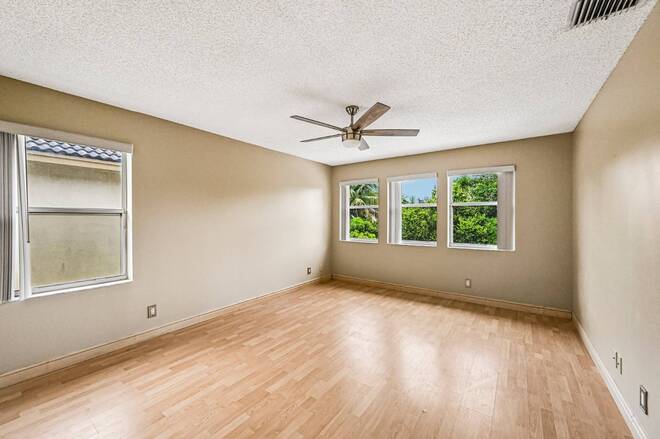 6520 NW 41st Ter, Coconut Creek, FL 33073