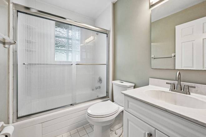 6520 NW 41st Ter, Coconut Creek, FL 33073