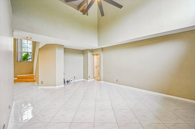 6520 NW 41st Ter, Coconut Creek, FL 33073