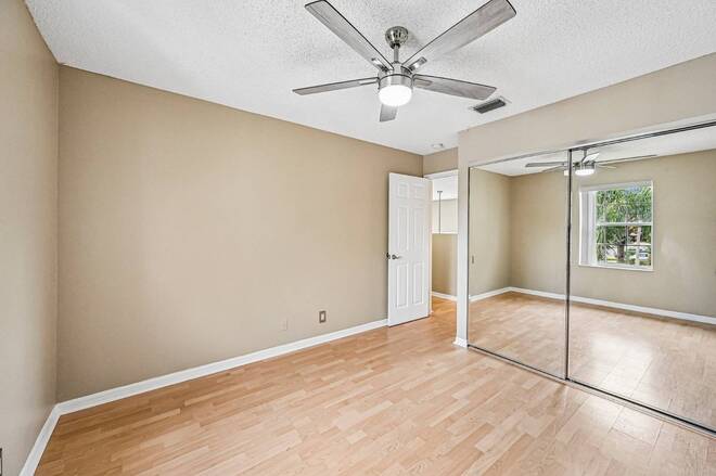 6520 NW 41st Ter, Coconut Creek, FL 33073