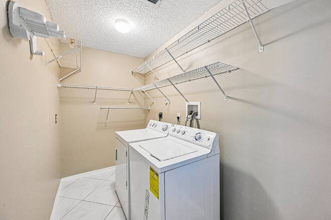 6520 NW 41st Ter, Coconut Creek, FL 33073