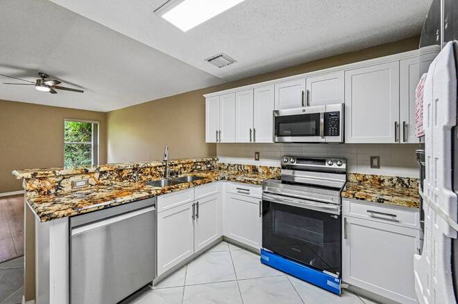 6520 NW 41st Ter, Coconut Creek, FL 33073